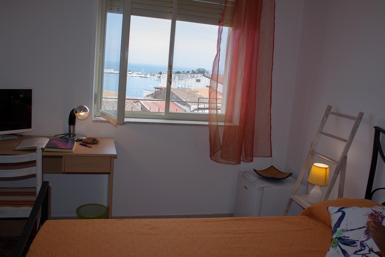 Bed & Breakfast Lighea Giardini Naxos Exterior photo